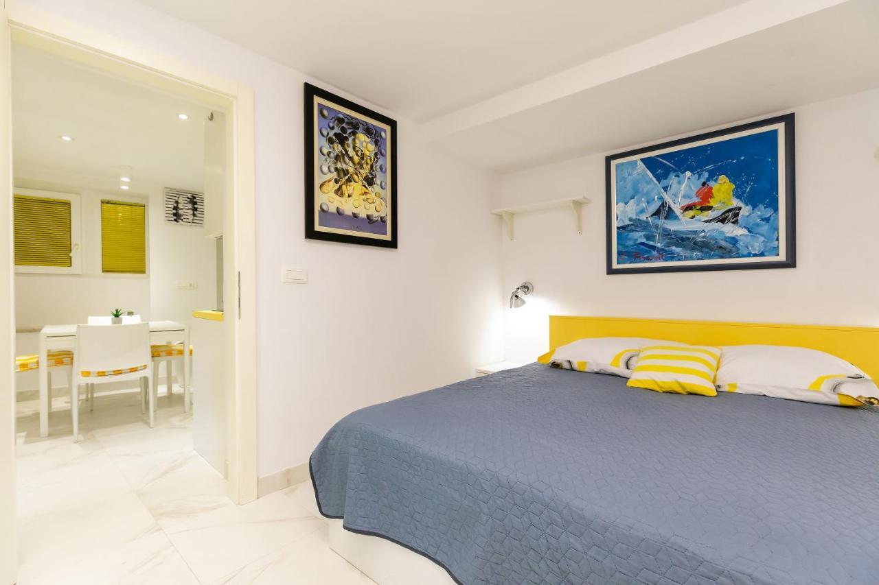רוביני Apartment In The Heart Of Carera Street מראה חיצוני תמונה